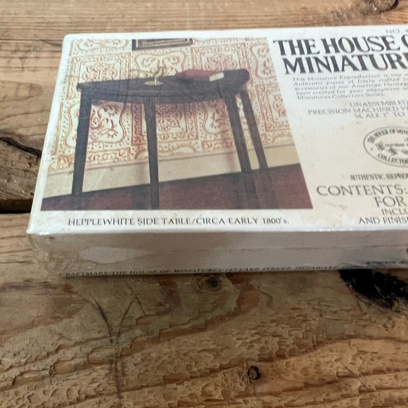 Vintage the house of miniatures heppllewhite side table doll house furniture NOS - Picture 3 of 5